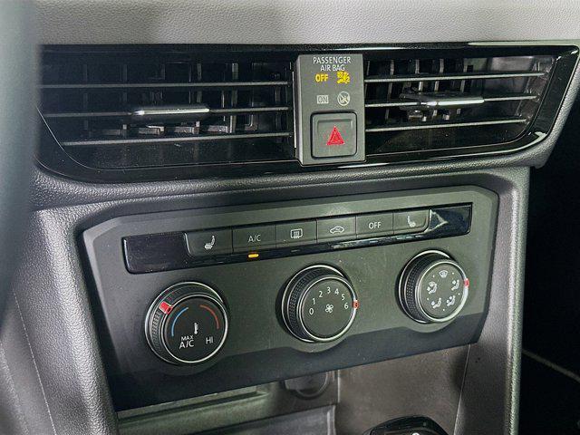 Photo of 2022 Platinum Gray Metallic Volkswagen Taos