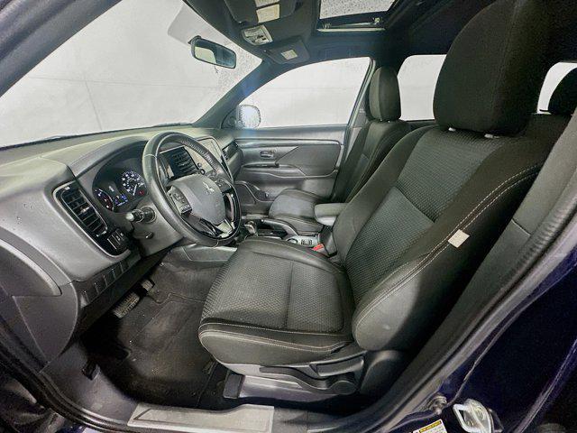 Photo of 2018 Cosmic Blue Metallic Mitsubishi Outlander