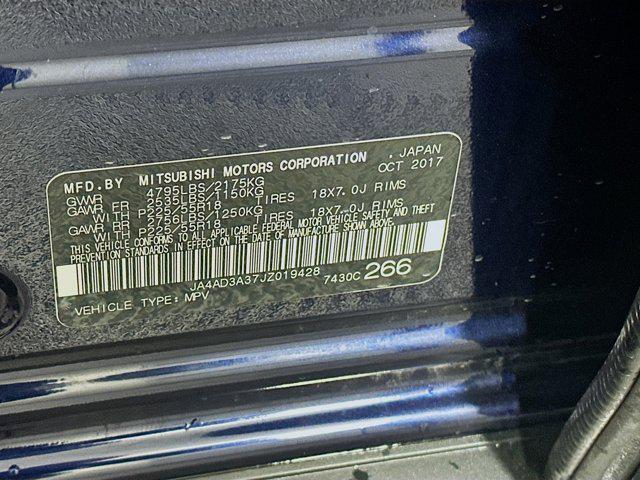 Photo of 2018 Cosmic Blue Metallic Mitsubishi Outlander