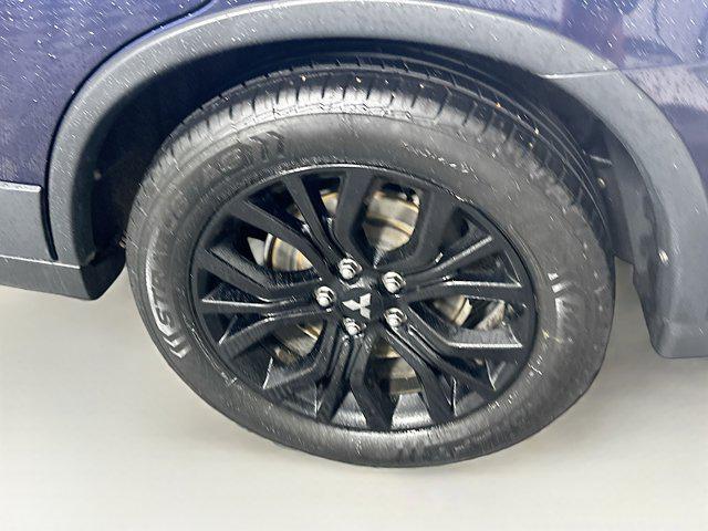 Photo of 2018 Cosmic Blue Metallic Mitsubishi Outlander