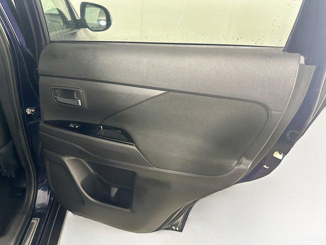 Photo of 2018 Cosmic Blue Metallic Mitsubishi Outlander