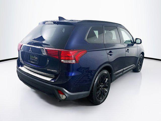 Photo of 2018 Cosmic Blue Metallic Mitsubishi Outlander