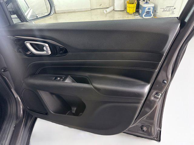 Photo of 2022 Granite Crystal Metallic Clearcoat Jeep Compass