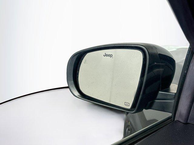 Photo of 2022 Granite Crystal Metallic Clearcoat Jeep Compass