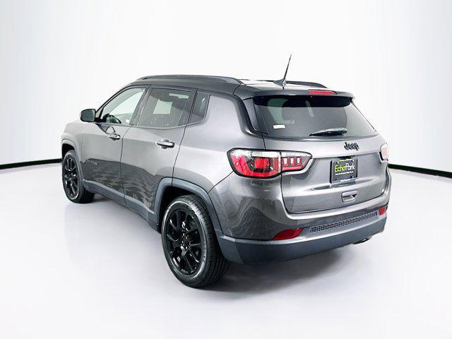 Photo of 2022 Granite Crystal Metallic Clearcoat Jeep Compass