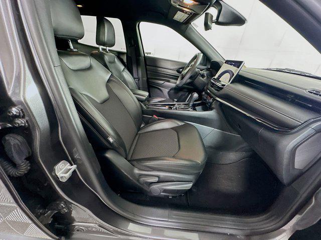 Photo of 2022 Granite Crystal Metallic Clearcoat Jeep Compass
