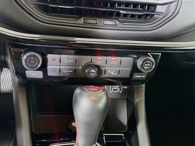 Photo of 2022 Granite Crystal Metallic Clearcoat Jeep Compass