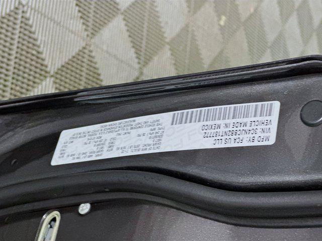 Photo of 2022 Granite Crystal Metallic Clearcoat Jeep Compass