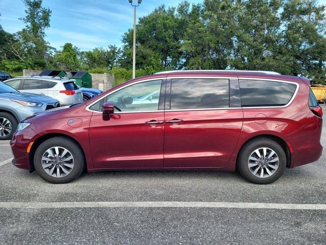Photo of 2021 Velvet Red Pearlcoat Chrysler Pacifica Hybrid