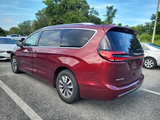Photo of 2021 Velvet Red Pearlcoat Chrysler Pacifica Hybrid