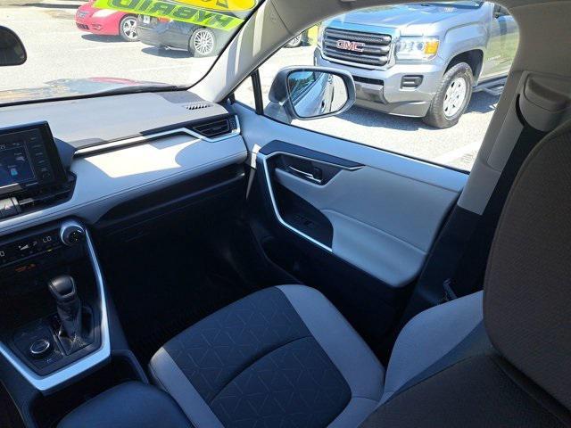 Photo of 2022 Silver Sky Metallic Toyota RAV4 Hybrid