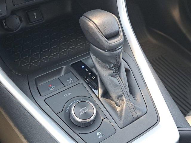 Photo of 2022 Silver Sky Metallic Toyota RAV4 Hybrid