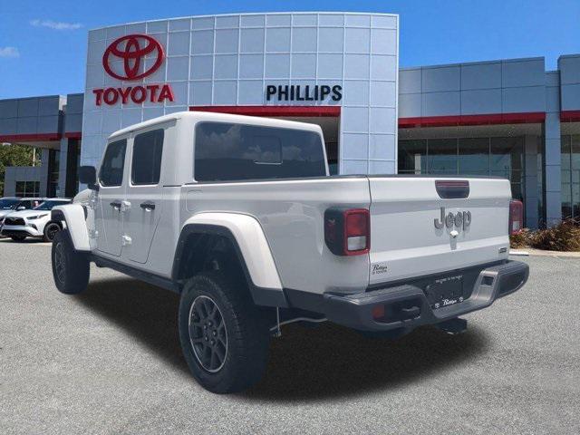 Photo of 2021 Bright White Clearcoat Jeep Gladiator