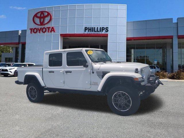 Photo of 2021 Bright White Clearcoat Jeep Gladiator
