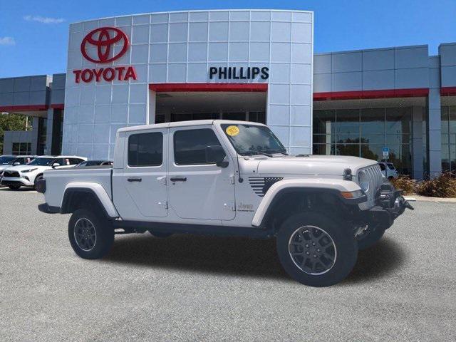 Photo of 2021 Bright White Clearcoat Jeep Gladiator