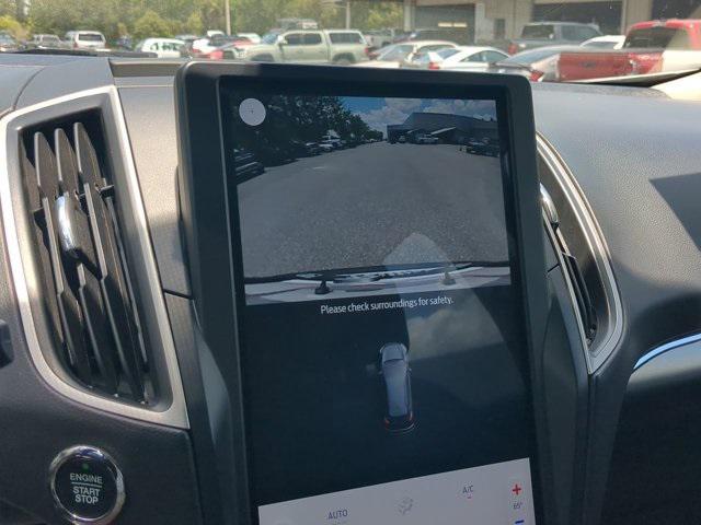 Photo of 2022 Oxford White Ford Edge
