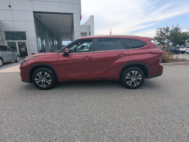 Photo of 2023 Ruby Toyota Highlander