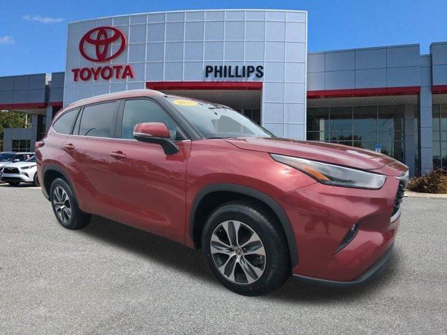 Photo of 2023 Ruby Toyota Highlander