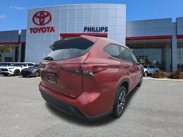 Photo of 2023 Ruby Toyota Highlander