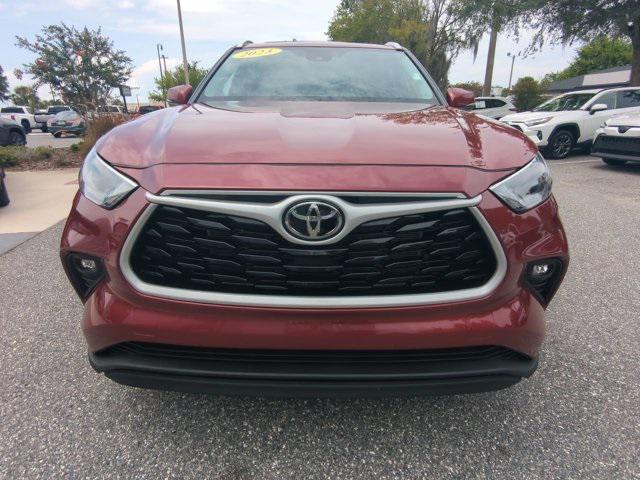 Photo of 2023 Ruby Toyota Highlander