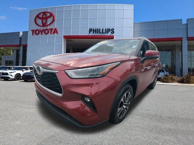 Photo of 2023 Ruby Toyota Highlander