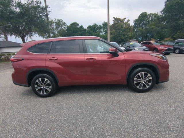 Photo of 2023 Ruby Toyota Highlander