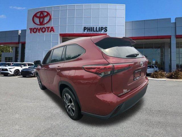 Photo of 2023 Ruby Toyota Highlander