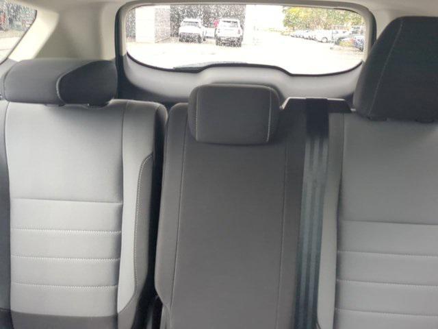 Photo of 2017 Ingot Silver Ford Escape