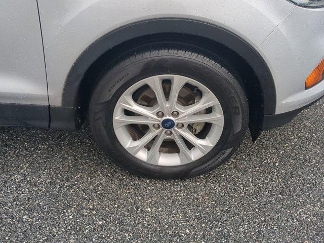 Photo of 2017 Ingot Silver Ford Escape