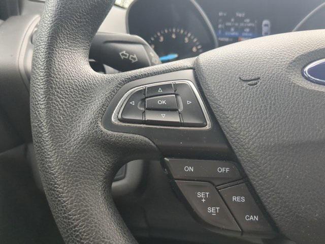 Photo of 2017 Ingot Silver Ford Escape