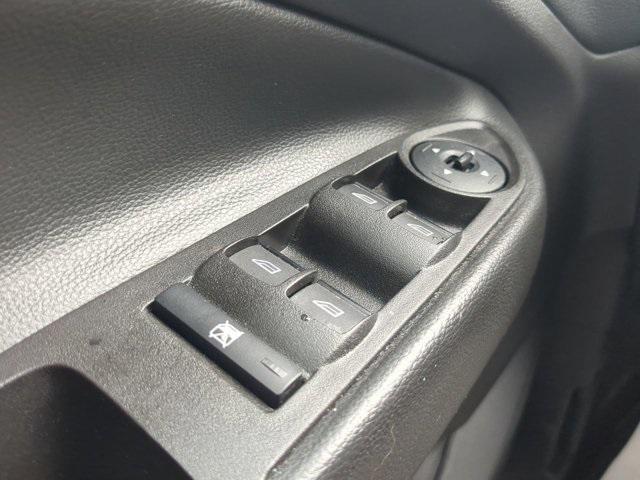 Photo of 2017 Ingot Silver Ford Escape