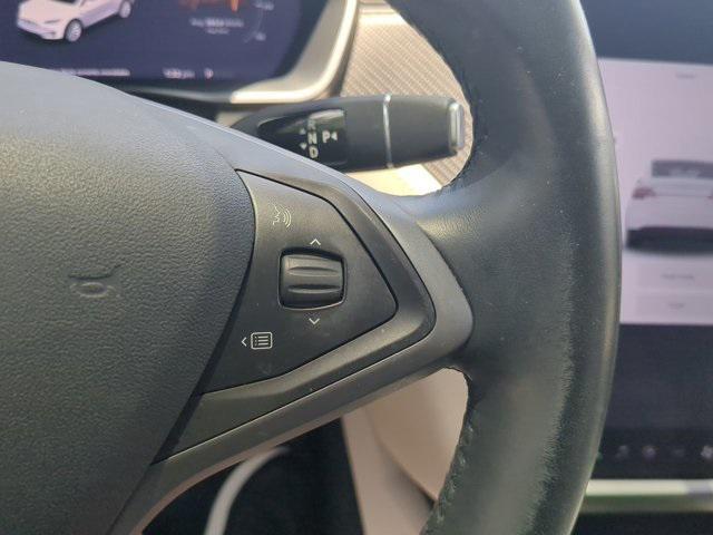 Photo of 2018 Pearl White Multi-Coat Tesla Model X