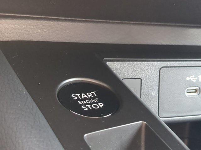Photo of 2025 Scarlet Ember Tintcoat Nissan Kicks