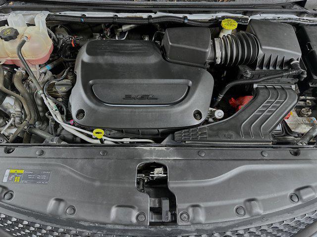 Photo of 2020 Bright White Clearcoat Chrysler Voyager