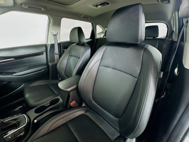 Photo of 2023 Snow White Pearl Kia Seltos