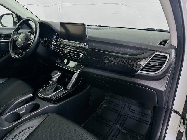 Photo of 2023 Snow White Pearl Kia Seltos