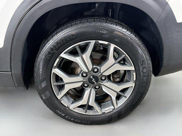 Photo of 2023 Snow White Pearl Kia Seltos