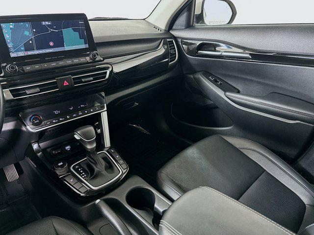 Photo of 2023 Snow White Pearl Kia Seltos