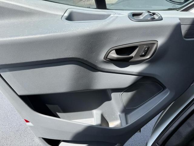 Photo of 2019 White Ford Transit-250