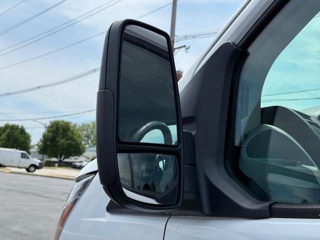 Photo of 2019 White Ford Transit-250