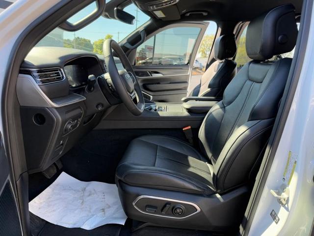 Photo of 2024 White Jeep Wagoneer L