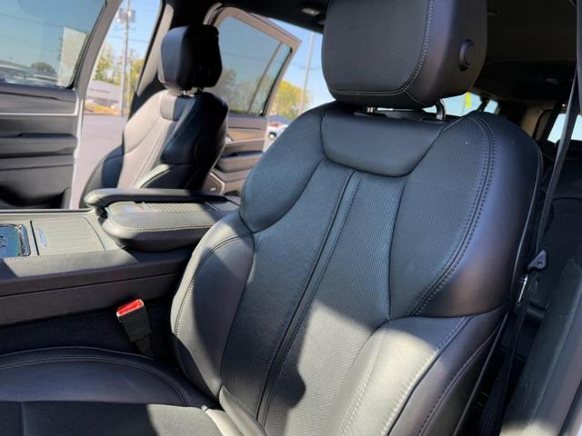 Photo of 2024 White Jeep Wagoneer L