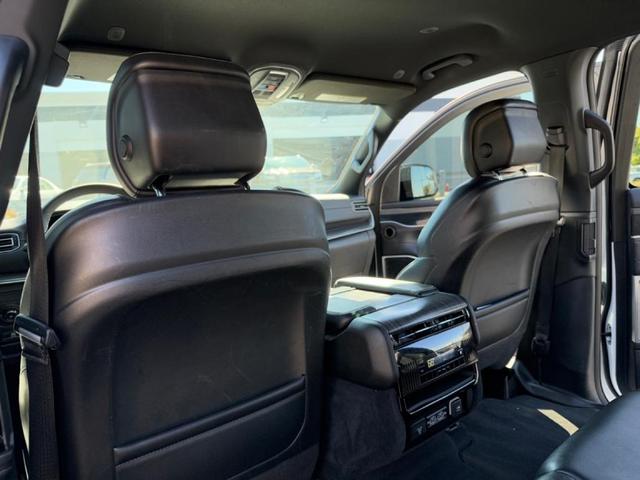 Photo of 2024 White Jeep Wagoneer L