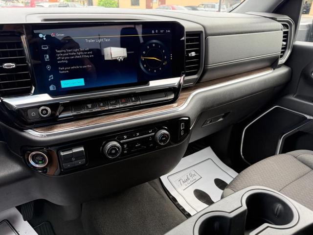 Photo of 2024 White Chevrolet Silverado 3500