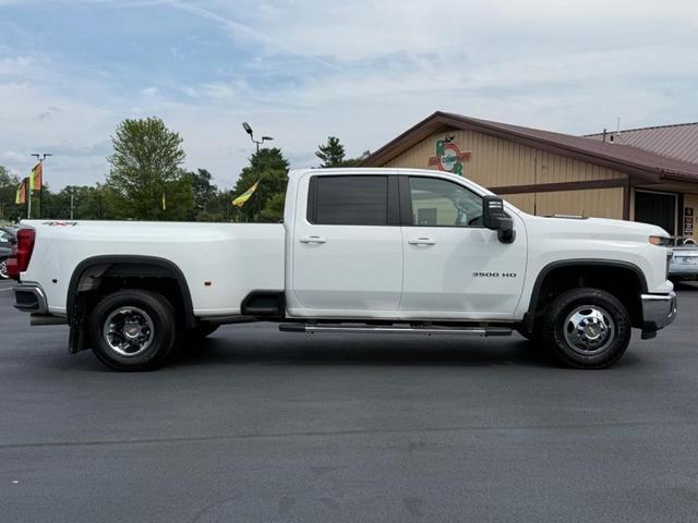 Photo of 2024 White Chevrolet Silverado 3500
