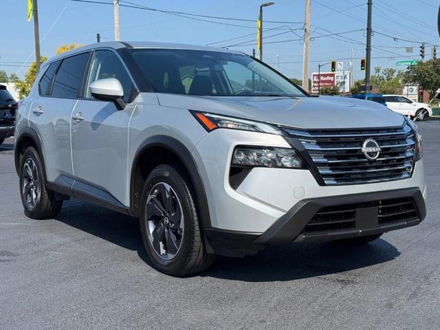 Photo of 2024 Silver Nissan Rogue
