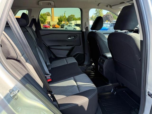Photo of 2024 Silver Nissan Rogue