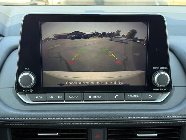 Photo of 2024 Silver Nissan Rogue