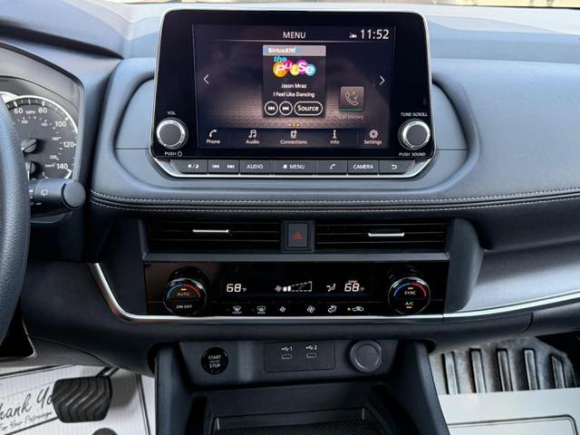 Photo of 2024 Silver Nissan Rogue