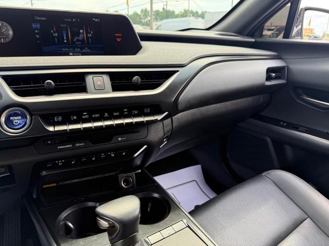 Photo of 2022 White Lexus UX 250h